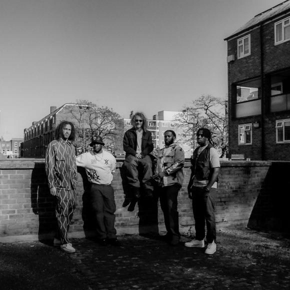 Obraz artykułu Ezra Collective zapowiada nowy album singlem z Sampą The Great